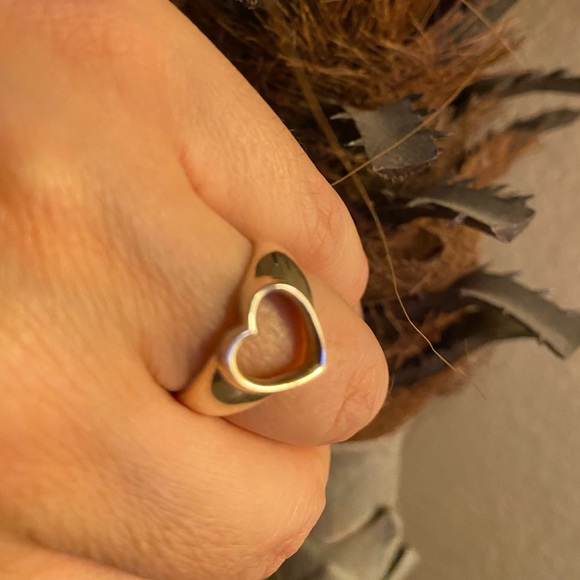 Sterling silver heart ring - Picture 2 of 6